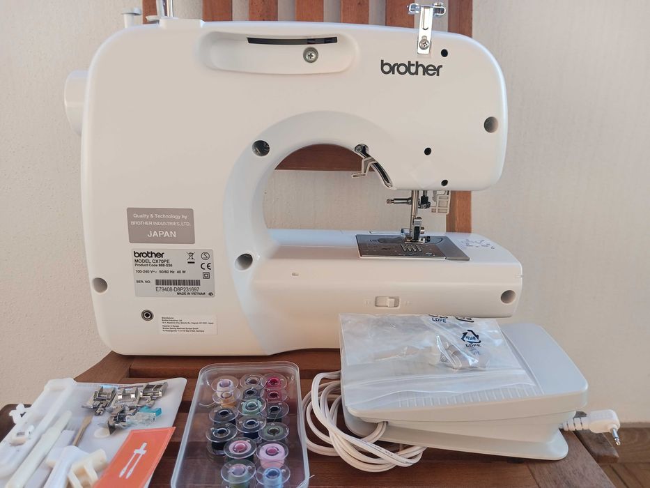 Máquina de costura da marca Brother