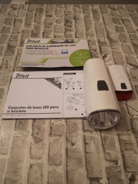 Conjunto de iluminação (dianteira e traseira) de LEDS