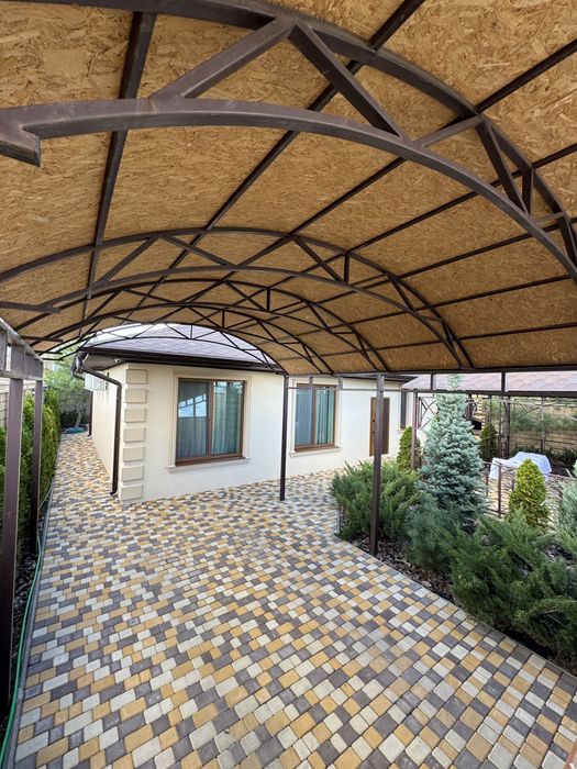 Срочно! Продам одноэтажный дом с бассейном, современный новый ремонт