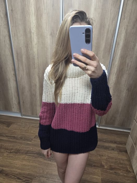 Sweter oversize z golfem w pasy duzy