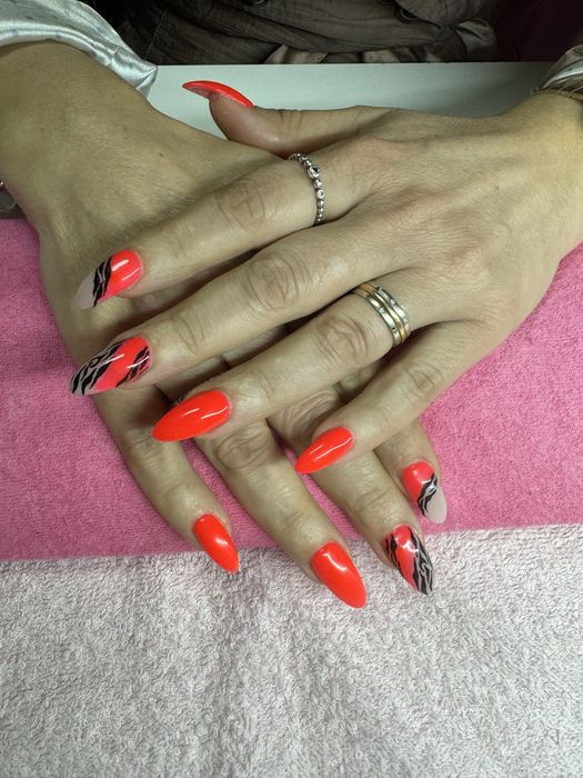 Unhas de gel manutencao 14€
