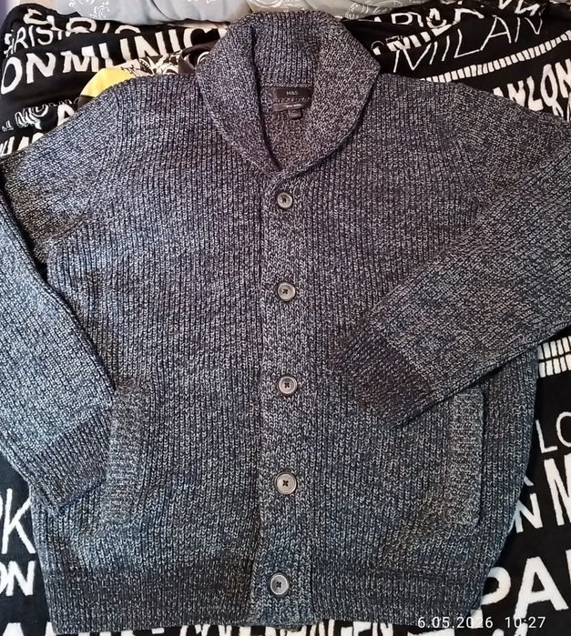 Sweter z kieszeniami zapinany na guziki XXL