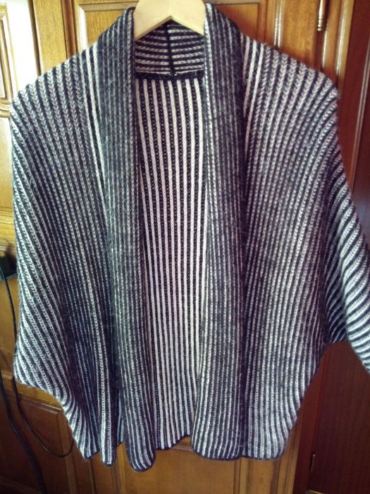 Casaco de malha preto e branco