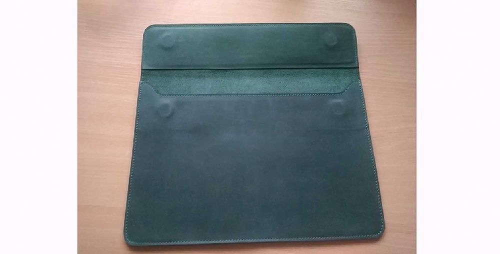 Зеленый чехол из кожи MACBOOK AIR/PRO 13'' на магнитах