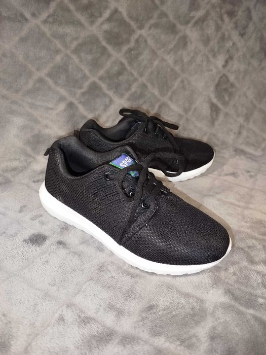 Wygodne adidasy na platformie