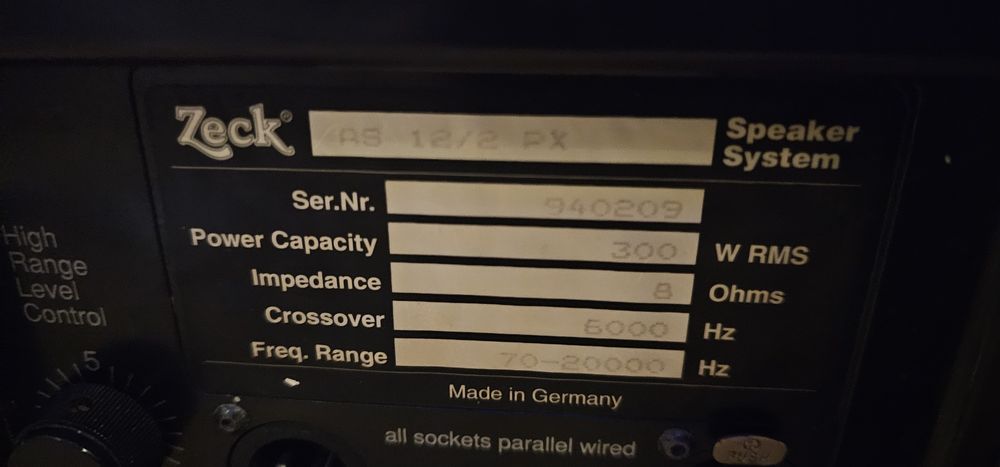 Zeck as 12 px  2×300w rms.   Стан прекрасний. .