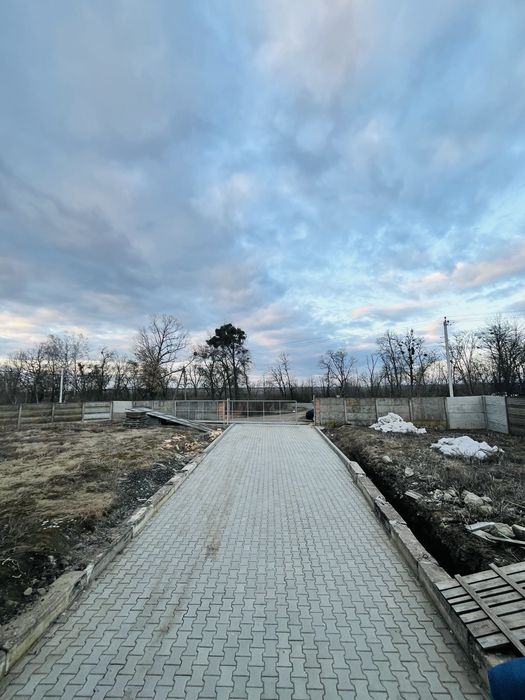 Продаж комерційного приміщення з ділянкою у с Крупа, ТОРГ