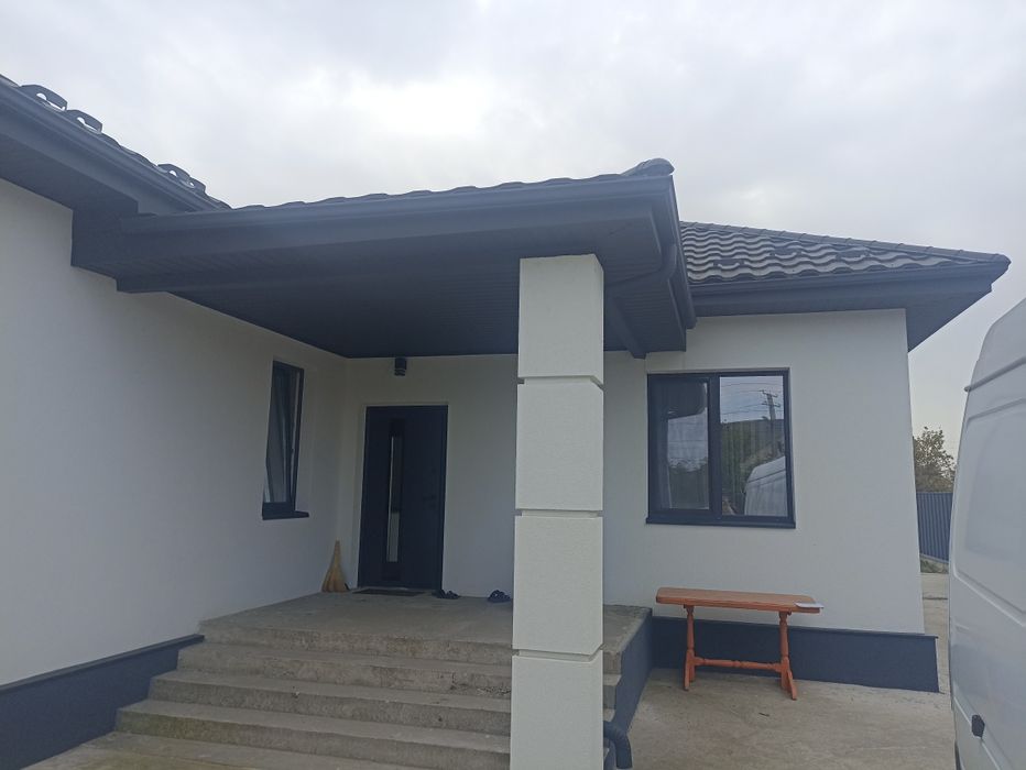 Безшовні водостоки з металу