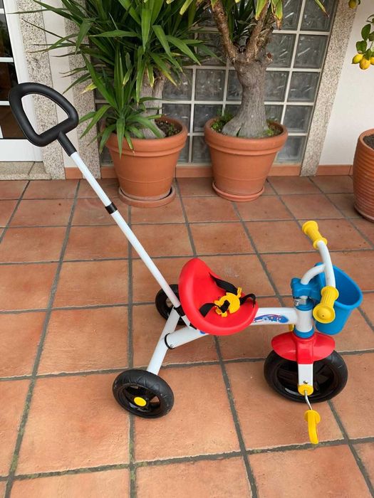 Triciclo para criança