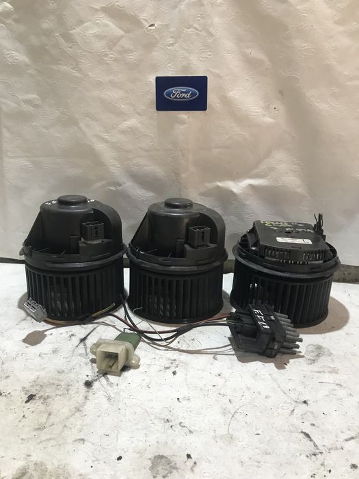 Форд фокус 2,с-мах ,вольво v 50 моторчик пічки,печки,резистор пічки