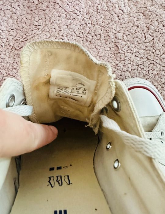 Damskie conversy Chuck Taylor w rozmiarze 40-41