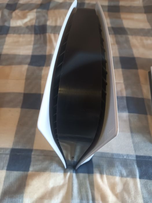 PlayStation 5 Slim (Edição com Leitor de cds) – Como Nova!