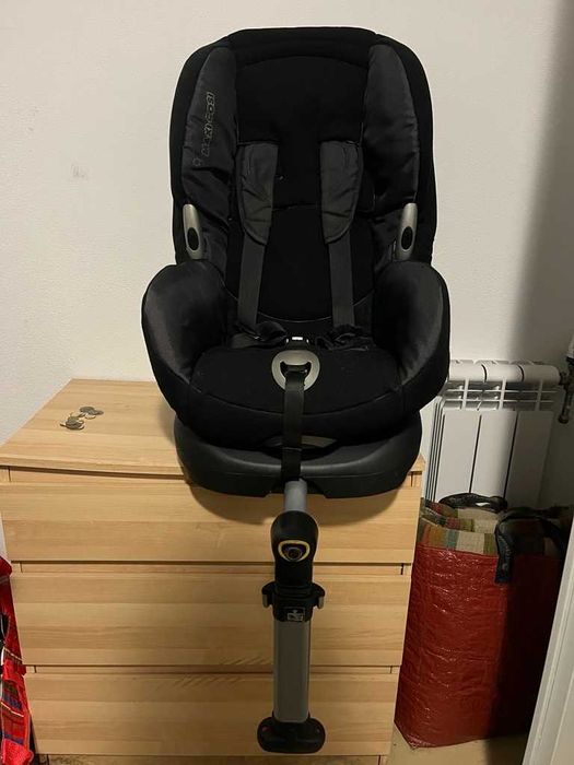 Cadeira Maxi Cosi com Isofix e pé de segurança
