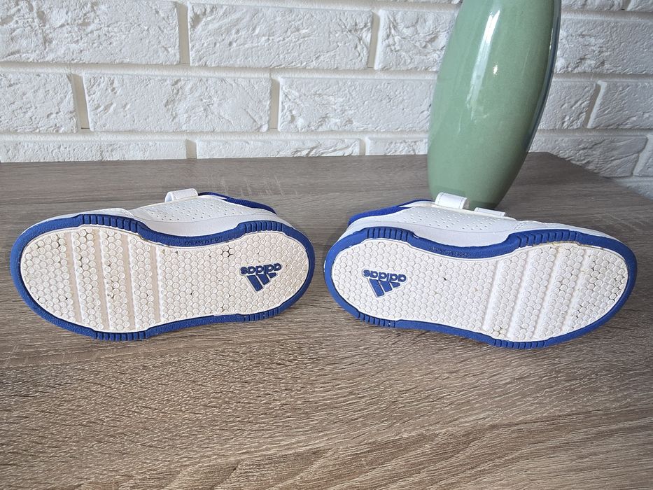 Buty dziecięce Adidas r 24 jak nowe