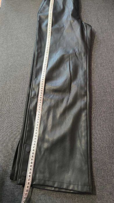 Штани жіночі з еко-шкіри розмір S