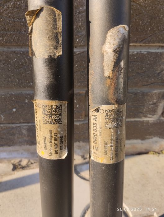 Ауді А4В9 задні стійки