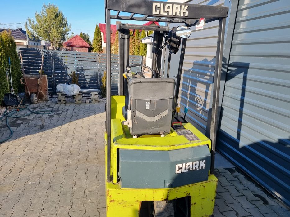 Wózek widłowy CLARK.