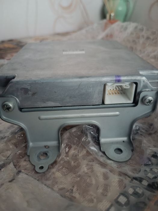 Компьютер ВВБ battery sensor Lexus RX400h 06-09 8989248010