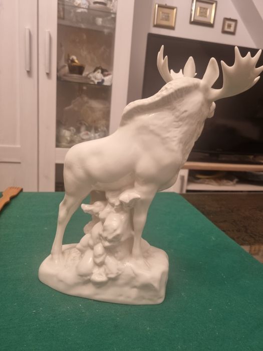 Porcelana Łomonosow  - biały łoś