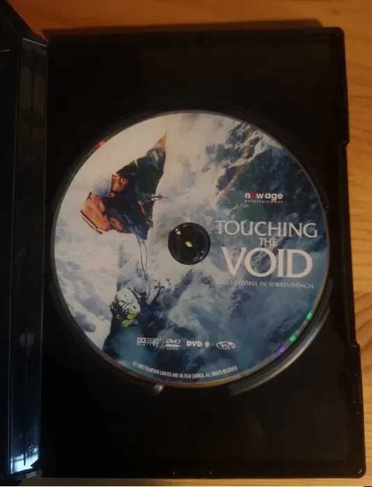 DVD "Touching The Void - Uma história de sobrevivência"