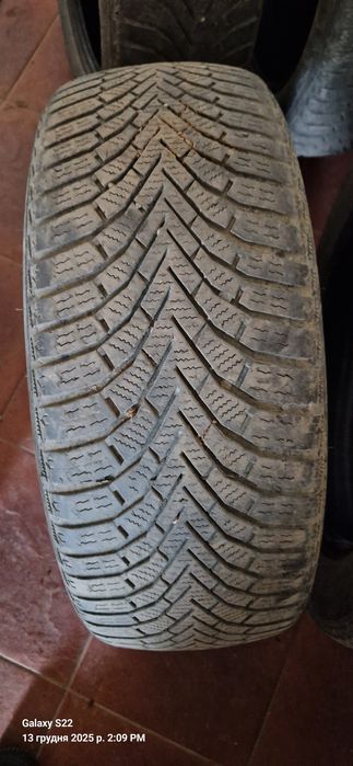Зимова гума 205/55 R16