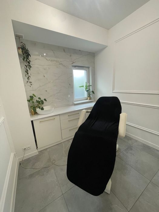 Do wynajęcia gabinet usługowy – 16 m² | Centrum Leszna