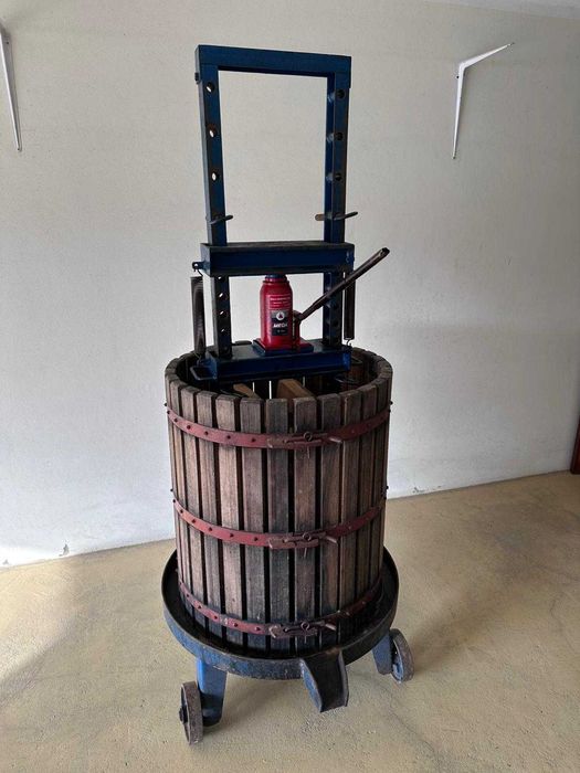 prensa hidráulica manual ideal para produção de vinho artesanal