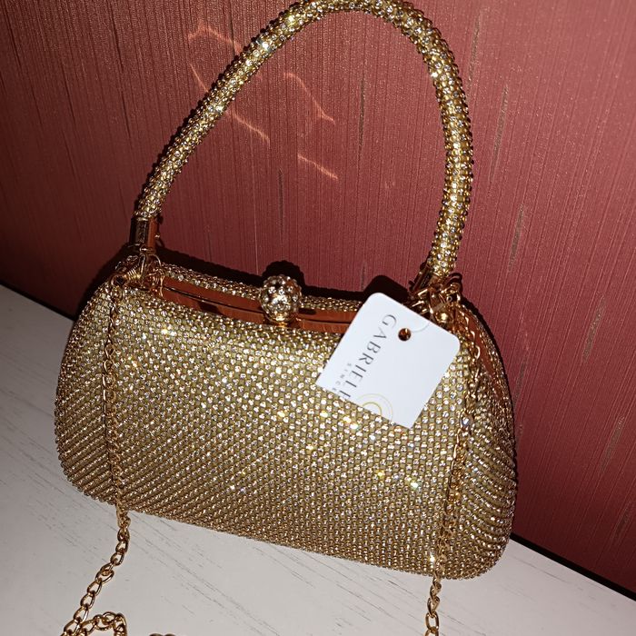 Золотиста сумочка - клатч с кристалами та ланцюжком