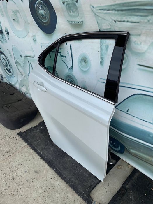 Двері дверка Toyota Camry 70 2027-2024