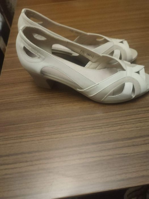 Buty damskie 37.