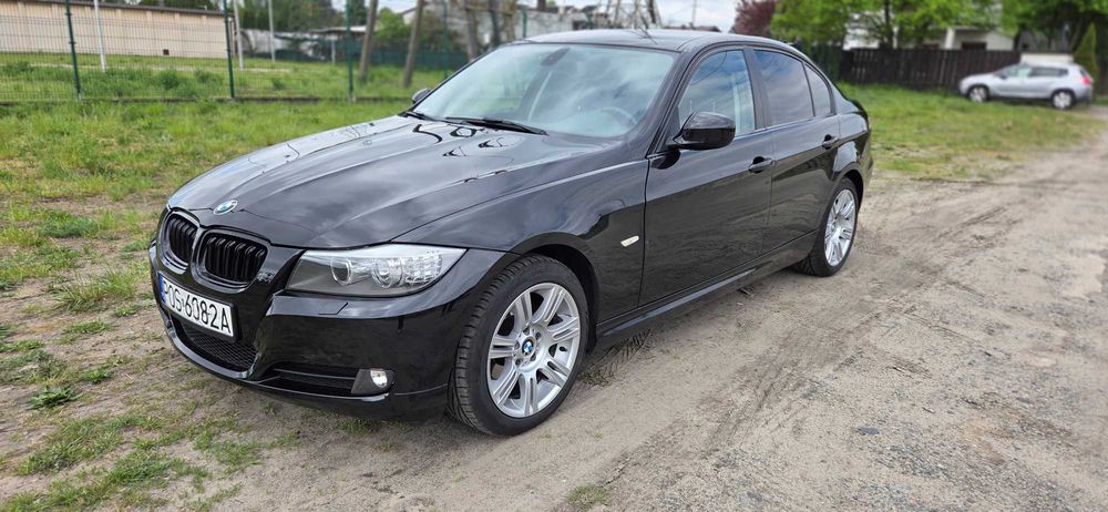 BMW E90 320i 2010r