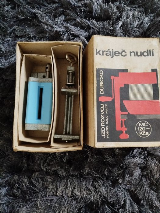 Maszynka do makaronu z okresu PRL