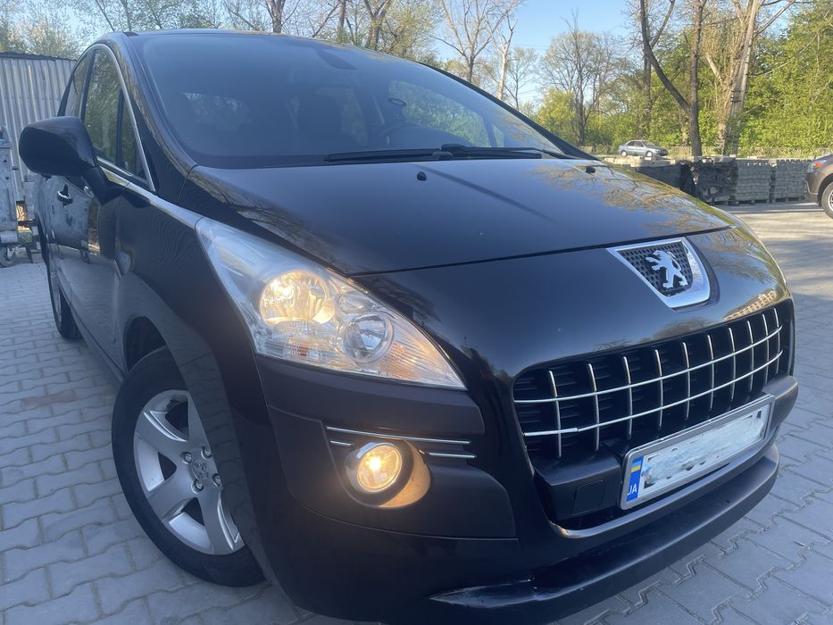 Peugeot 3008 /2010року/2.0дизель/