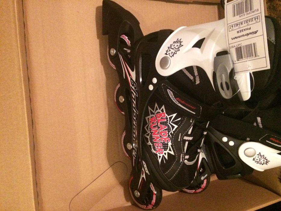 Patins rollerblade novos regulaveis do 32 ao 35.