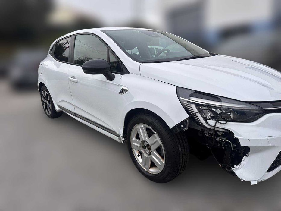 Renault Clio V 1.5 Blue dCi 101 cv de 2021 Salvado