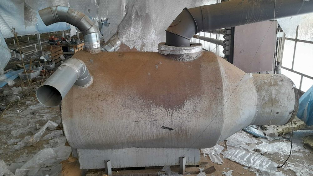 Piec , kocioł na słomę kominek na biomasę