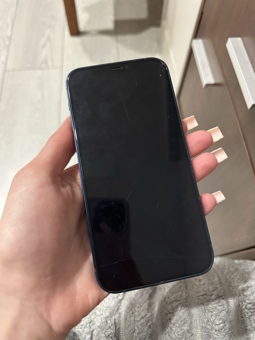 продам iPhone 12 64GB
