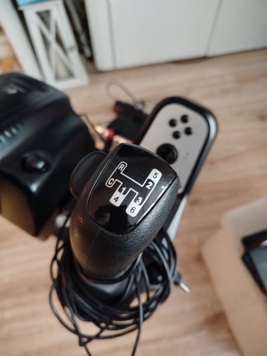 Sprzedam kierownicę Logitech G27