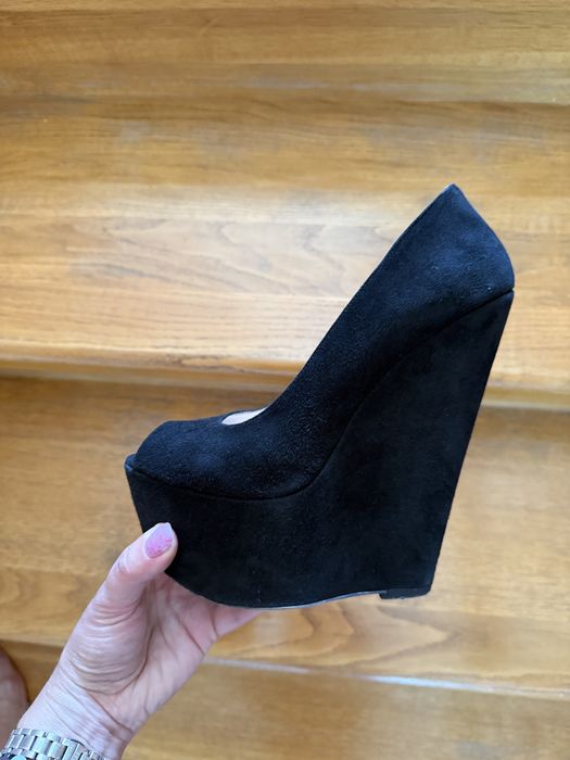 Туфлі на платформі