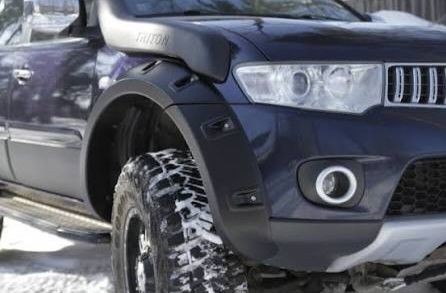 Расширители  колесных арок Mitsubishi Pajero Sport  2008-2013. Лаптеры Митсубиси Паджеро Спорт 2.