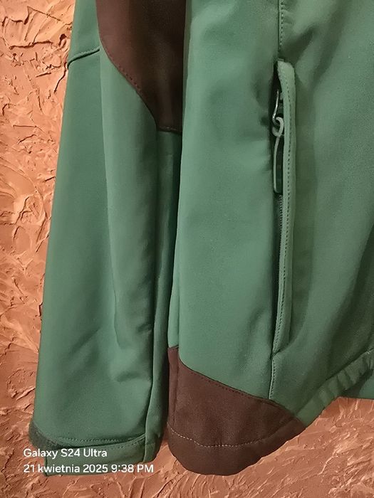 Kurtka bluza sportowa trekkingowa SOFTSHELL IGUANA rozmiar M/L.