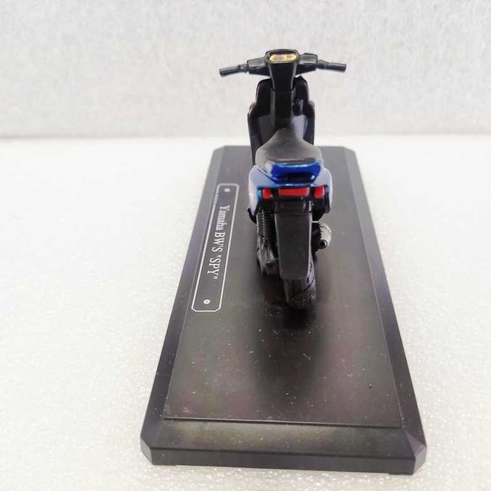 Majorette Yamaha BW'S SPY escala 1/18 na caixa