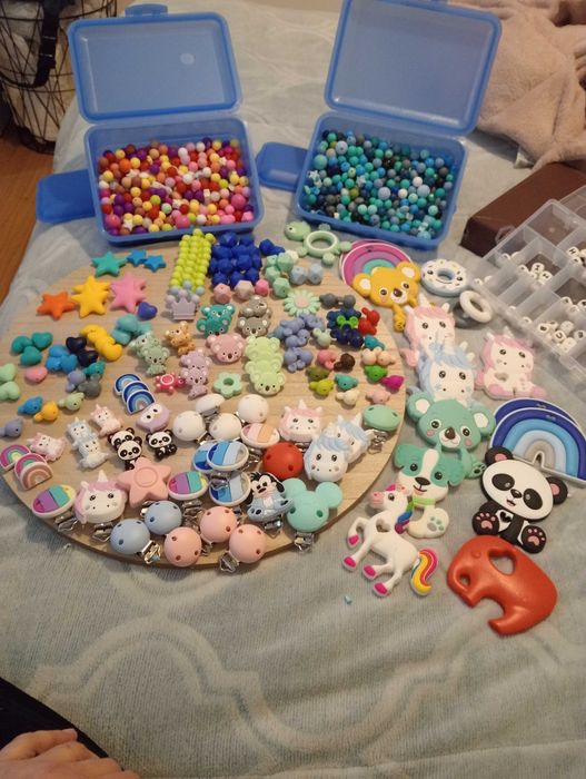 Vendo acessórios para fazer prendedor de chupetas