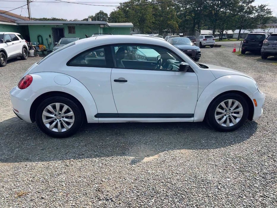 Volkswagen Beetle      2015