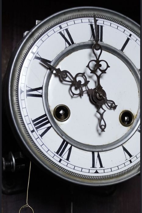 Zegar drewniany ścienny antyk zabytek wiszący nakręcany