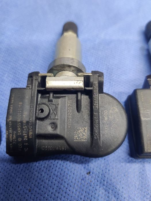 Прода датчики давления в шинах Hyundai Sonata.