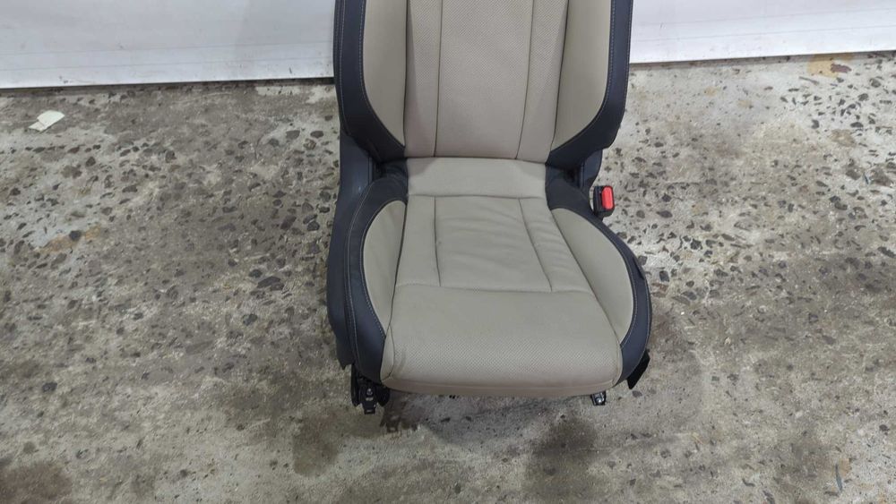 Передні сидіння з Subaru Outback 2020 (B16) Limited Xt Універсал