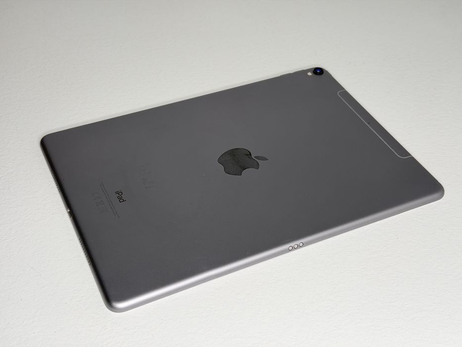 iPad Pro 10.5 (A1709) - 256GB - Cellular - pęknięty - faktura VAT 23%
