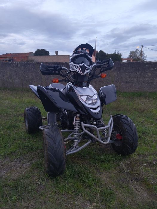 Moto 4 250cc como nova