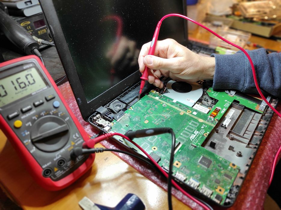 Usługi IT – Instalacja sieci | Składanie komputerów | Naprawa